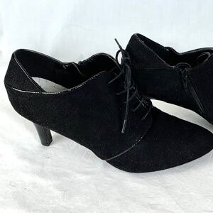 New Impo Witch Costume 3 in Heels sz 8.5 Black Faux Suede Lace Up Excellent